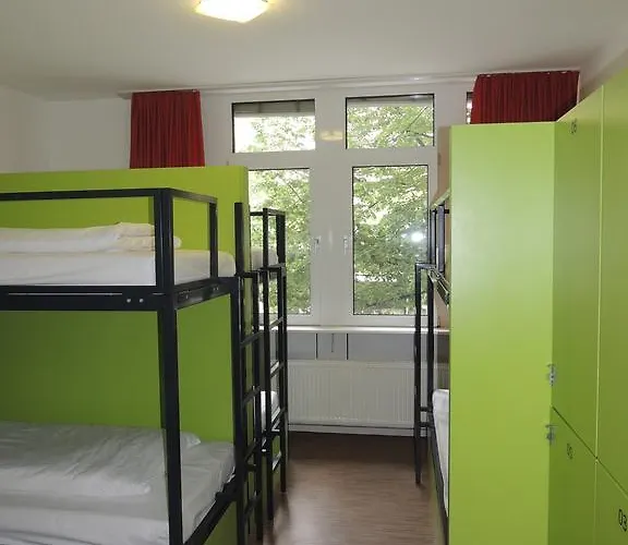 بيت شباب United Frankfurt Center *